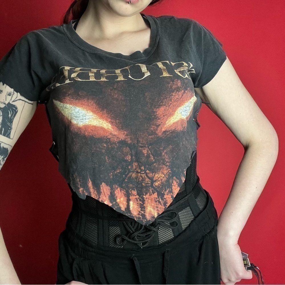 Disturbed band tee V crop 🖤🧡​​​​​​​​​​​​​​​​​​​​​​​​